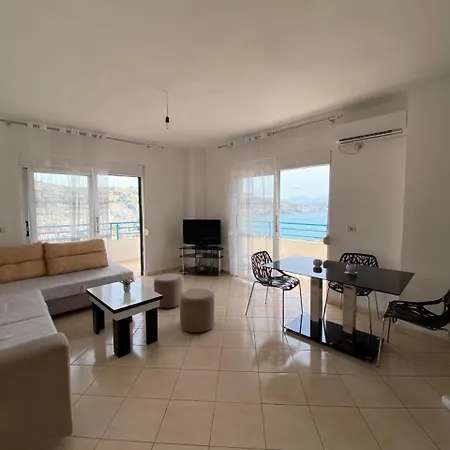 Apartment Xhelili Apartament *