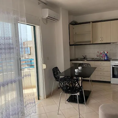Apartment Xhelili Apartament *
